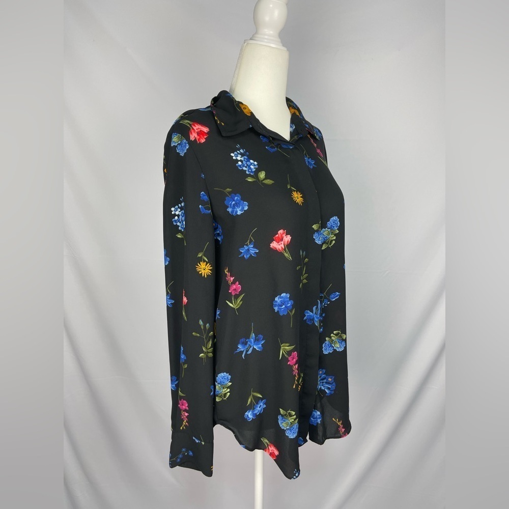 Tahari black and floral button down long sleeve blouse women’s size S